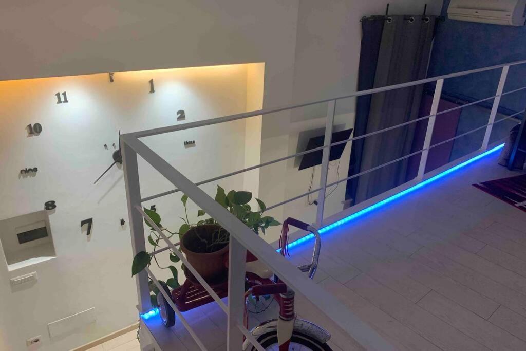 Small Mezzanine Apartment Colosseo Rom Exterior foto